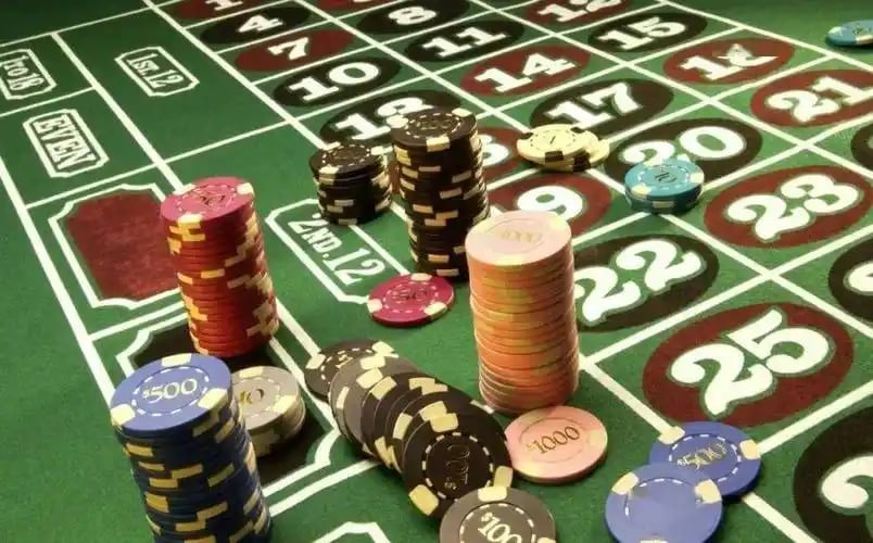 Casino Hold'em game flow and betting circles